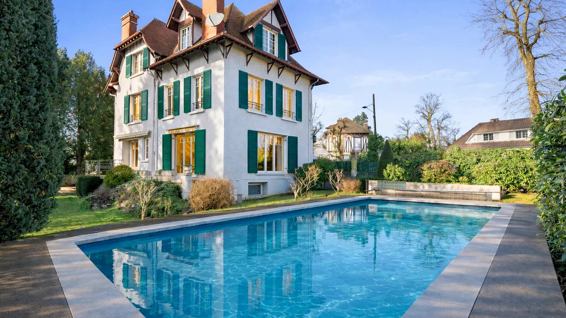 Villa 7 pièces 230 m²