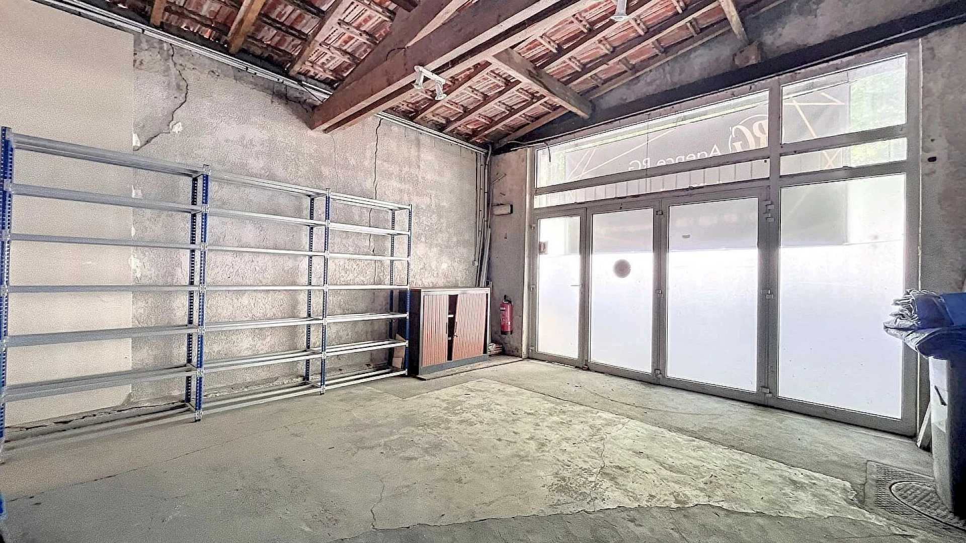 Appartement 1 pièce 137,42 m²