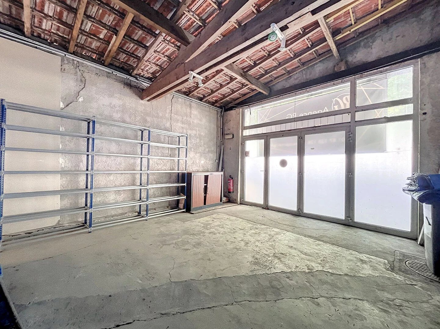 Appartement 1 pièce 137,42 m² - 1