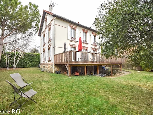 Maison 9 pièces 245 m²
